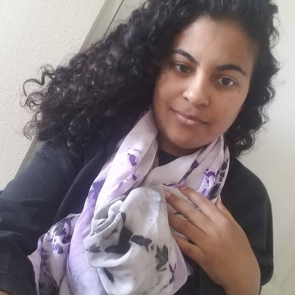 Meet your Posher, Genevieve - Picture 2 of 4